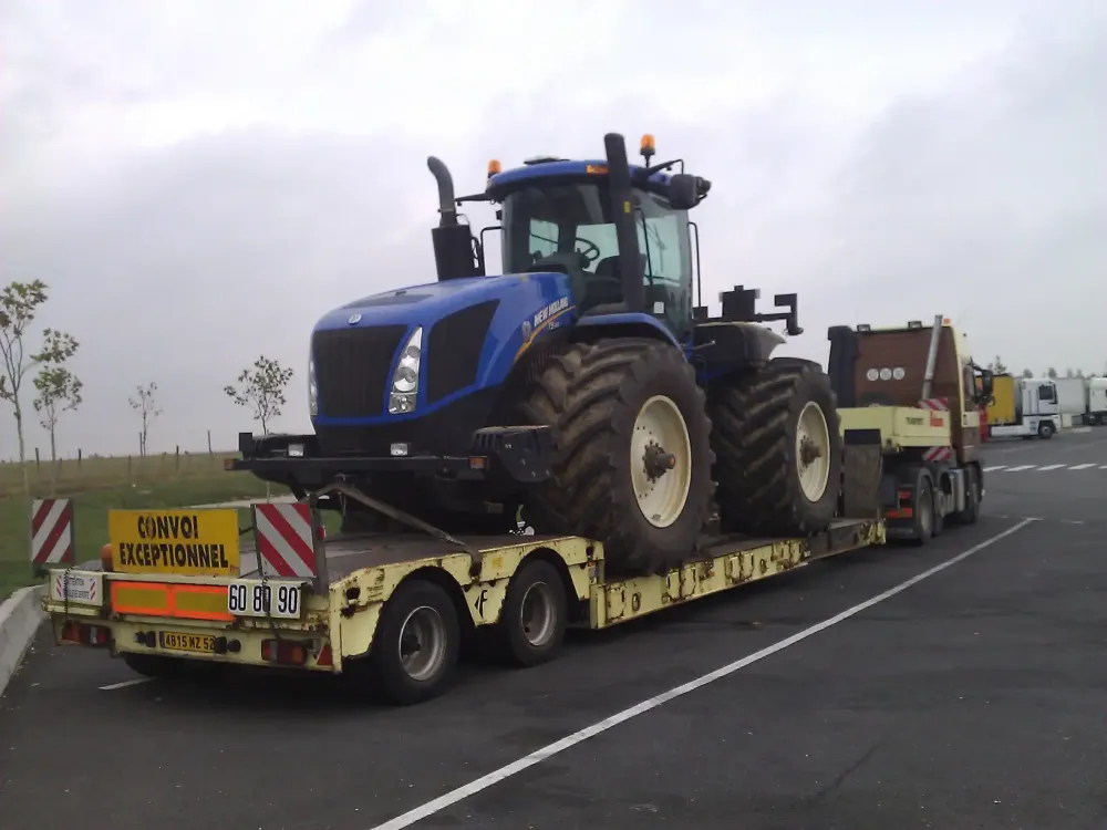 TRACTEUR AGRICOLE